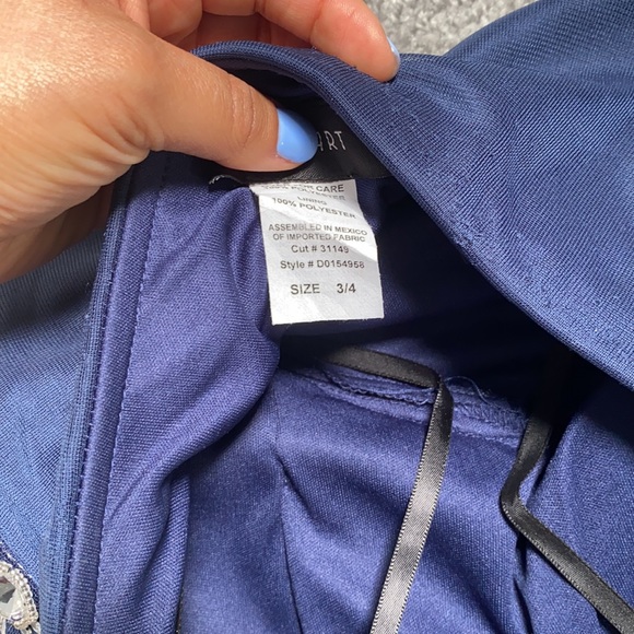 Dress - Picture 4 of 4